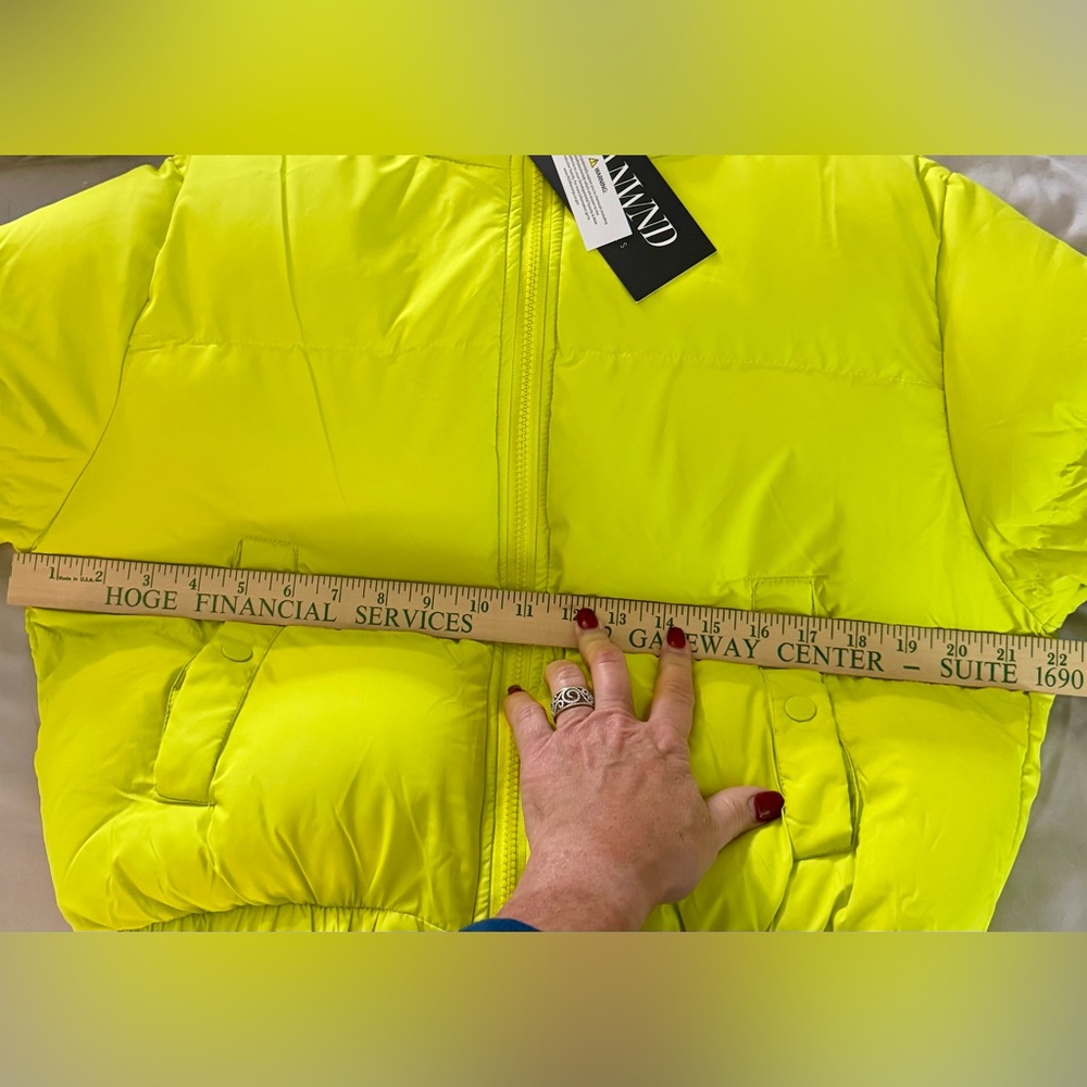 Cropped Puffer Jacket Key Lime Yellow Green - Medium - Picture 10 of 12